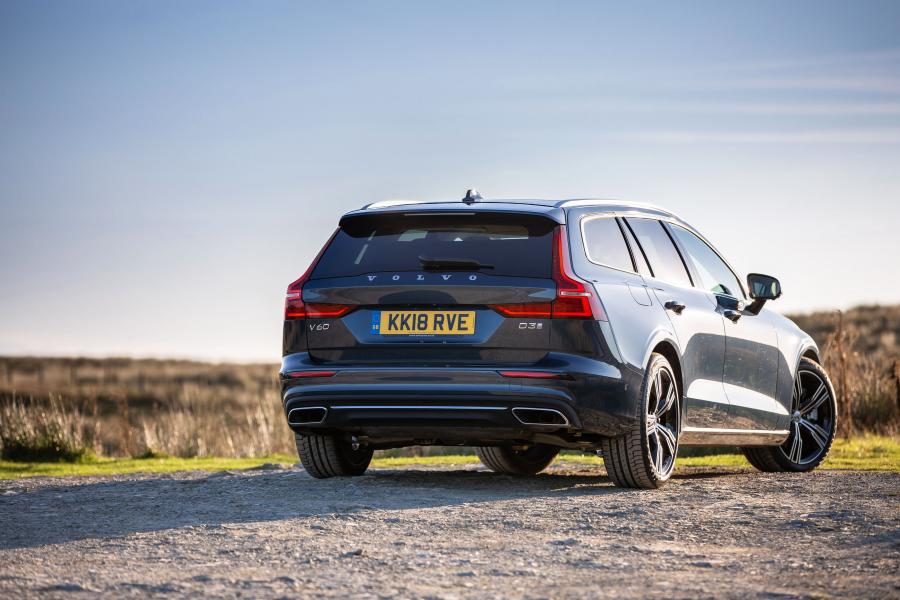  Volvo V60 D3 Inscription 2018 года  (UK) (фото 37 из 40)